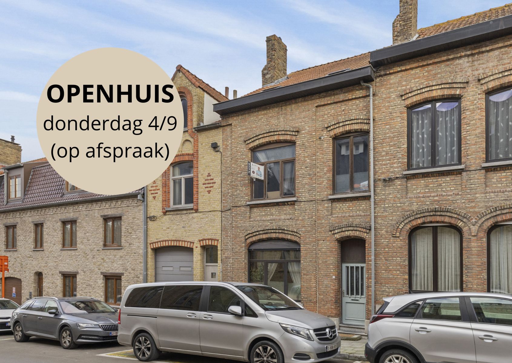Ruime woning met 5 slaapkamers en veel potentieel in hartje Nieuwpoort foto {{pictureIndex}}