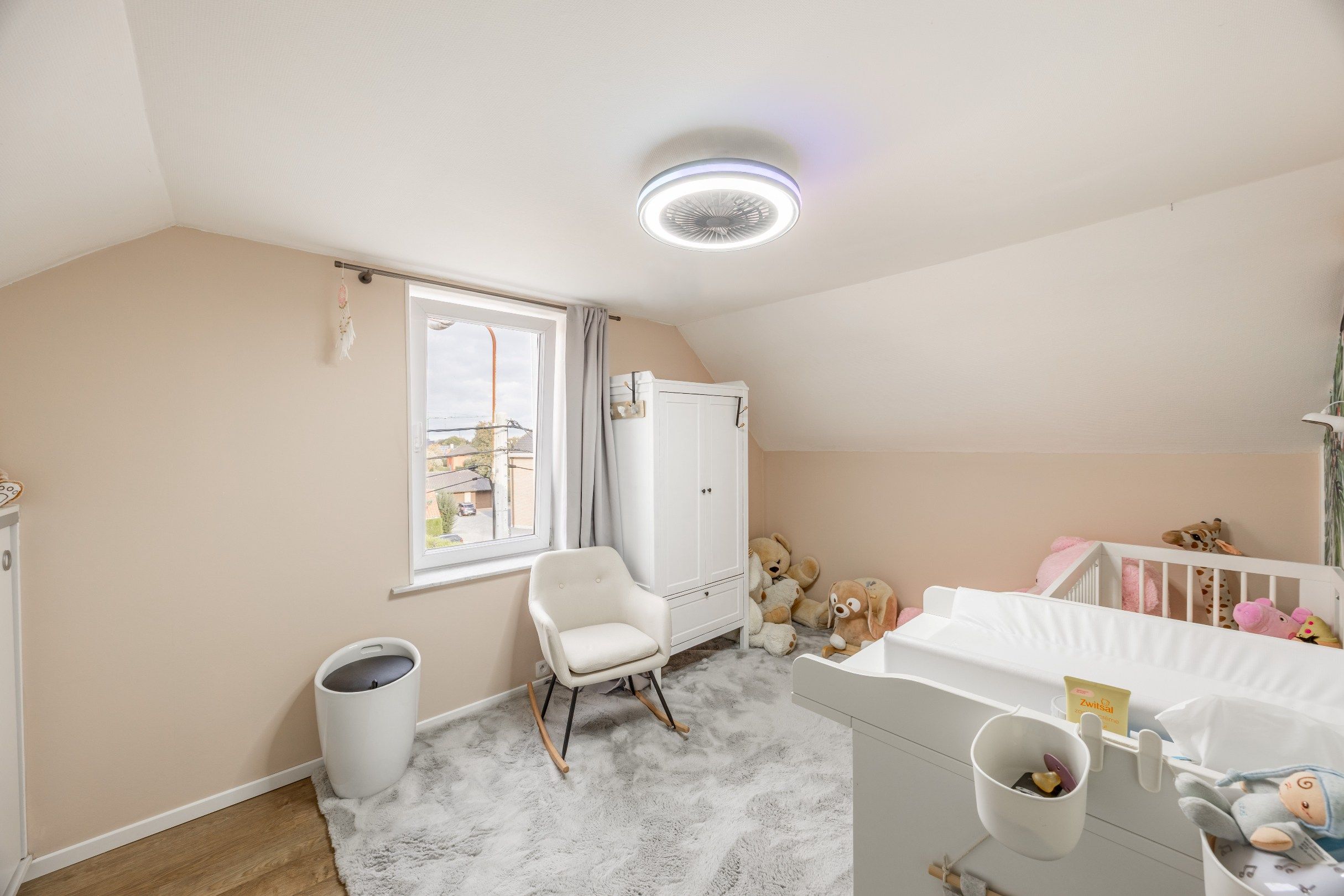 GERENOVEERDE RIJWONING MET TUIN foto 14