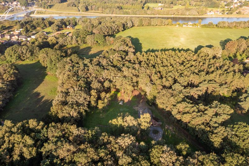 Uniek gelegen renovatieproject op 1,8 ha foto 30