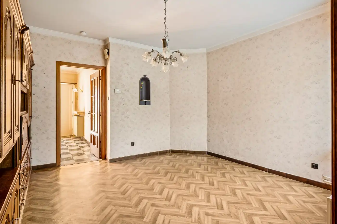Te renoveren woning met 3 à 4 slpk. en inpandige garage foto 5