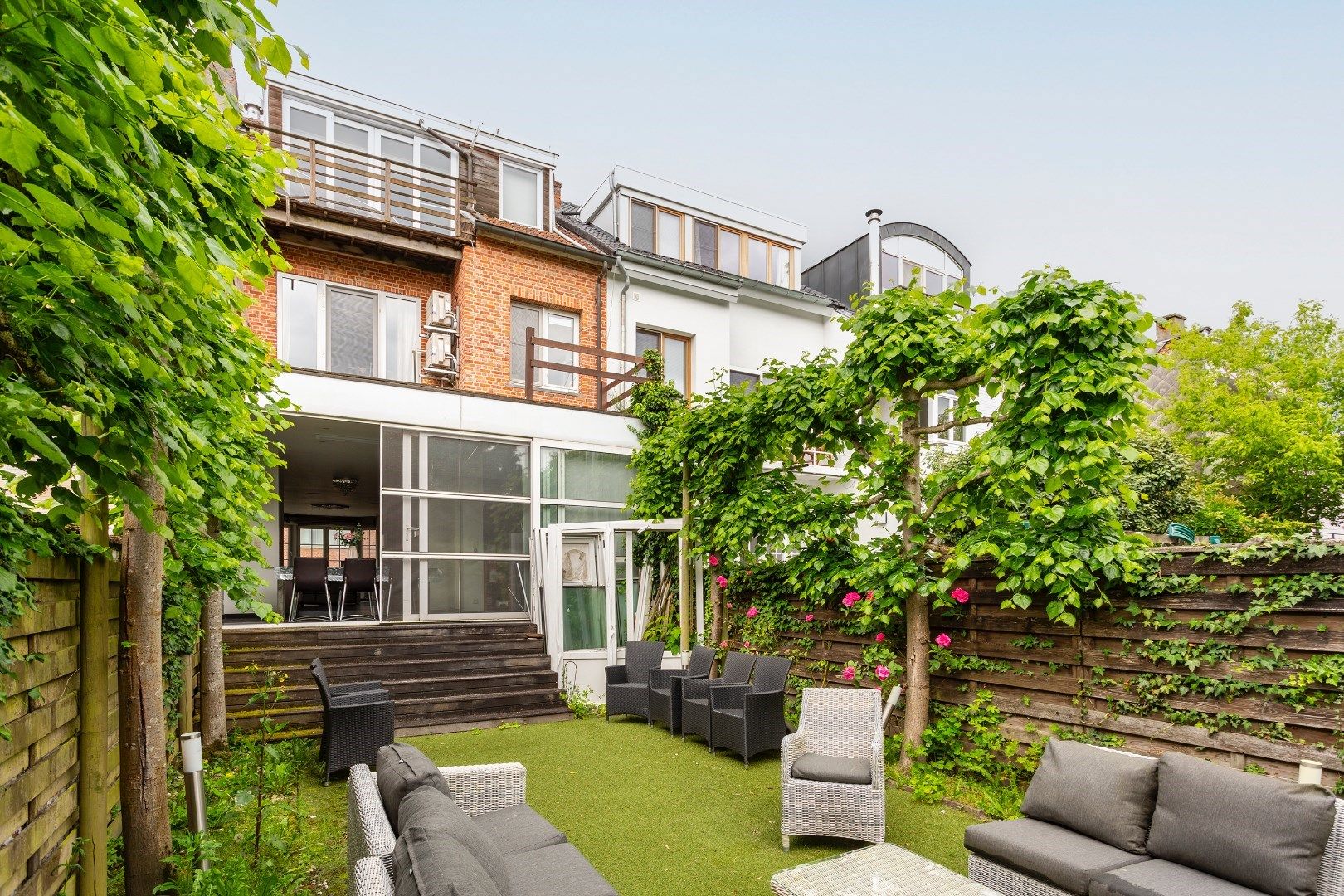 Luxe herenhuis in de groene rand van Wilrijk foto 1