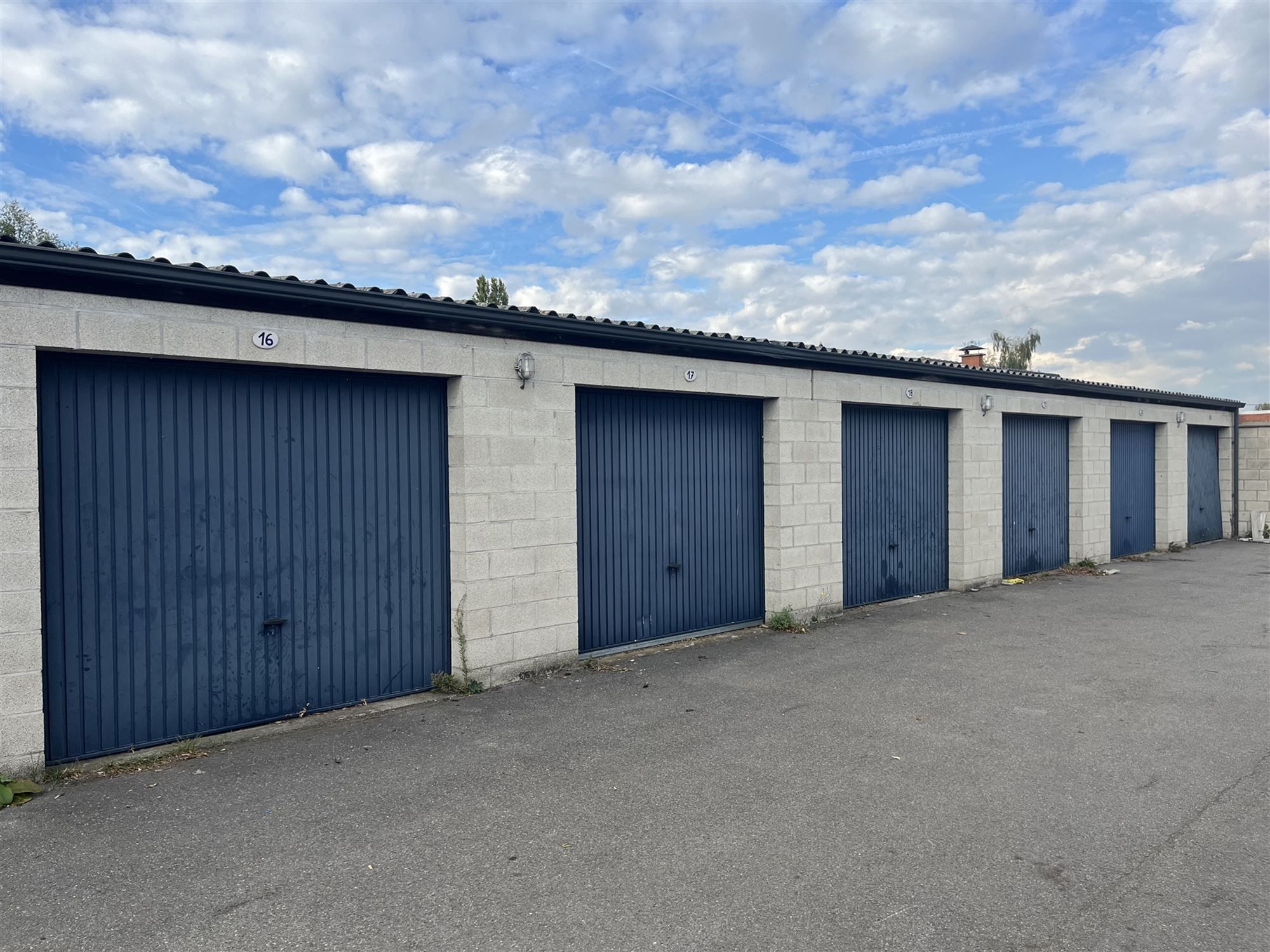 9 garageboxen te koop in Heffen foto 2