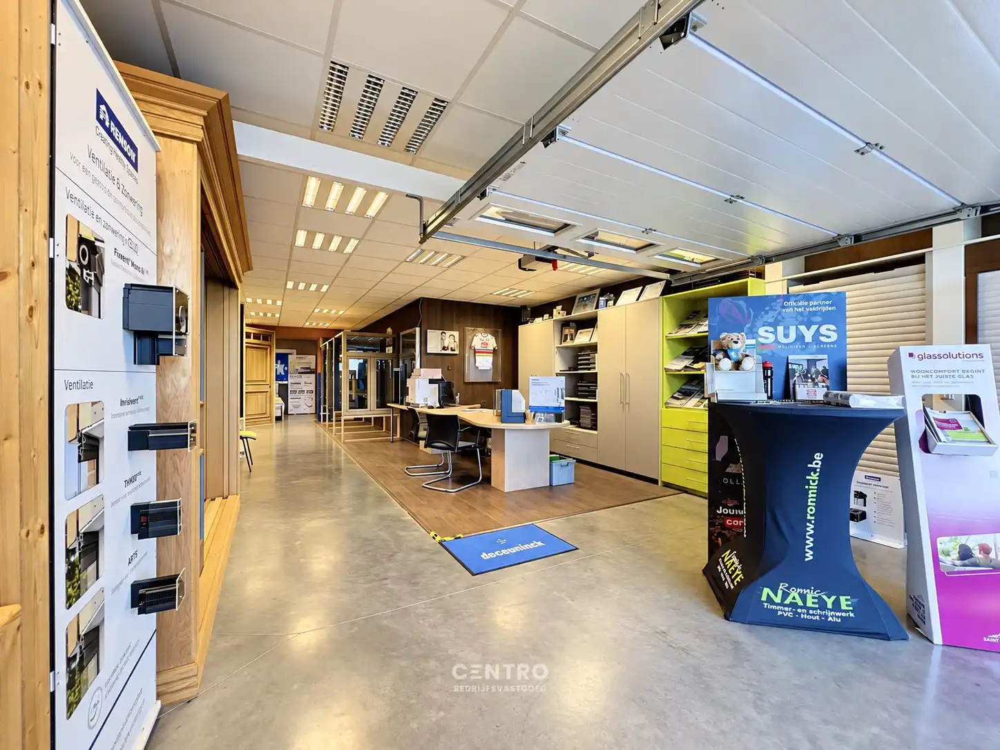 Veelzijdig bedrijfspand met ruim MAGAZIJN, TOONZAAL, KANTOREN EN COMFORTABELE WONING op 1.746 M²! foto 6