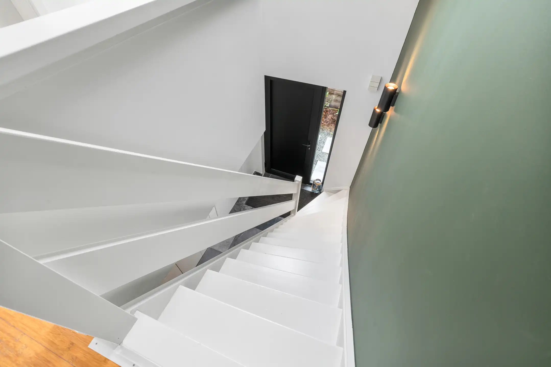 Moderne en lichtrijke huurwoning met 4 slaapkamers te Brecht foto 12