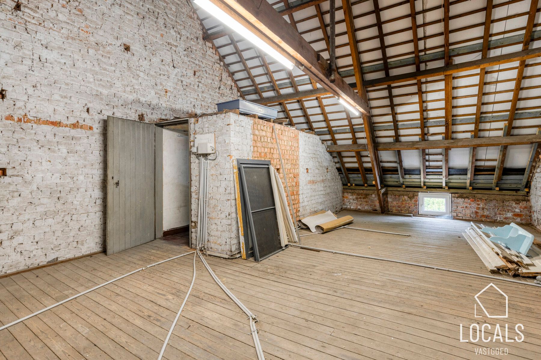 Gerenoveerde woning met mogelijkheid tot 4 slaapkamers foto 18
