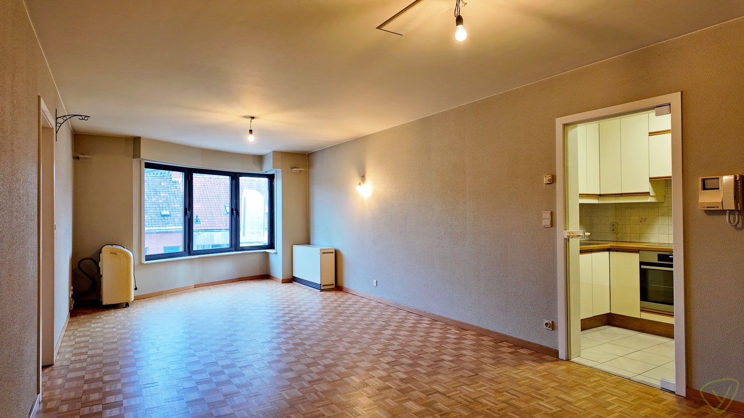 Lichtrijk appartement met terras in de Boelare te Eeklo! foto 2