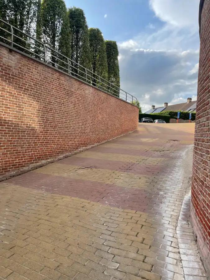 Gelijkvloers 1-slpk-APP + garage foto 30