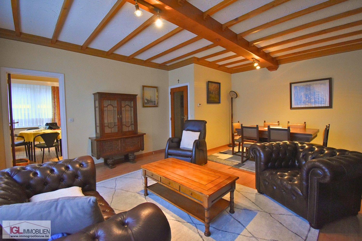 Ruim en rustig gelegen appartement met 2 slaapkamers, terras en garage te huur in Dilbeek foto 3