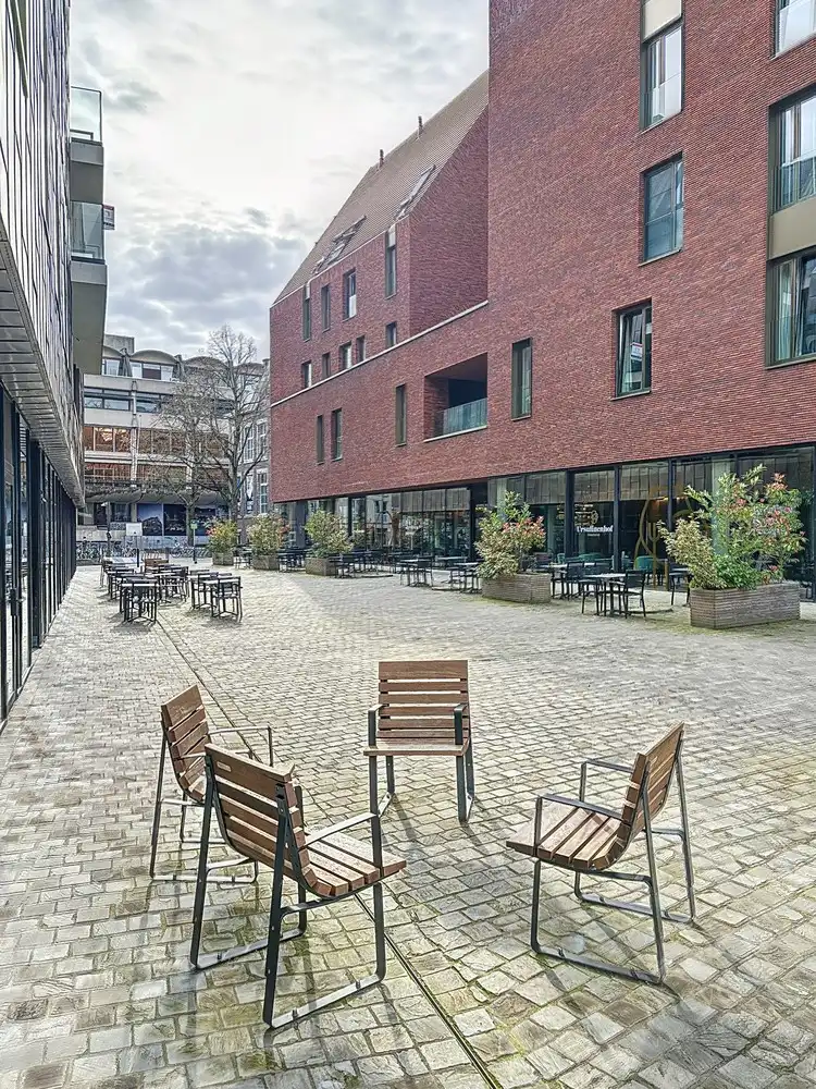Ruime assistentiewoning met zonnig terras in het centrum van Hasselt foto 3