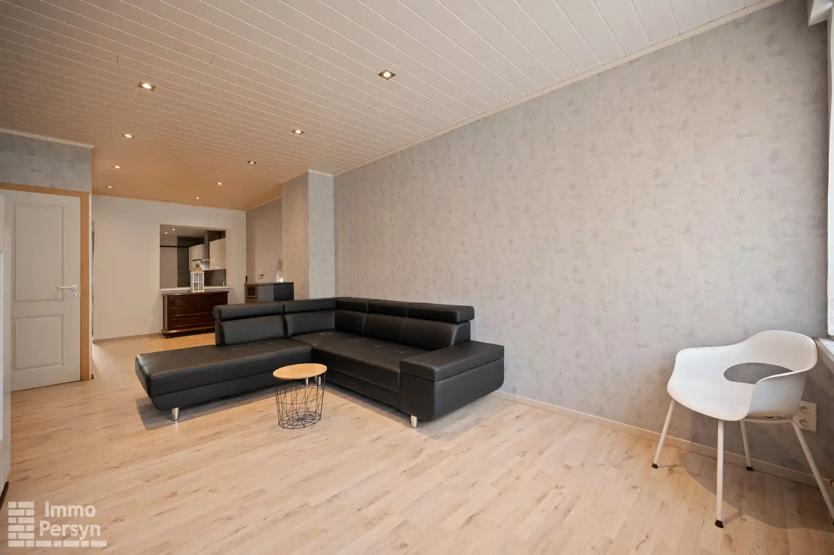Gerenoveerde rijwoning met 2 Slaapkamers en tuin foto 3