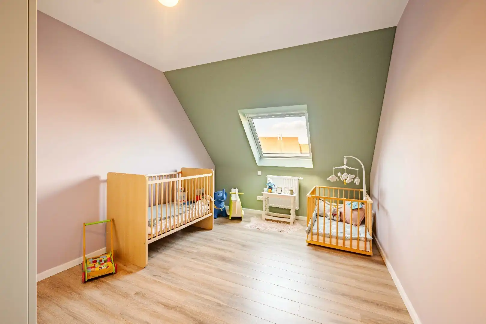 RECENTE HALF OPEN BEBOUWING MET TUIN | GARAGE | 3 SLPKS foto 12