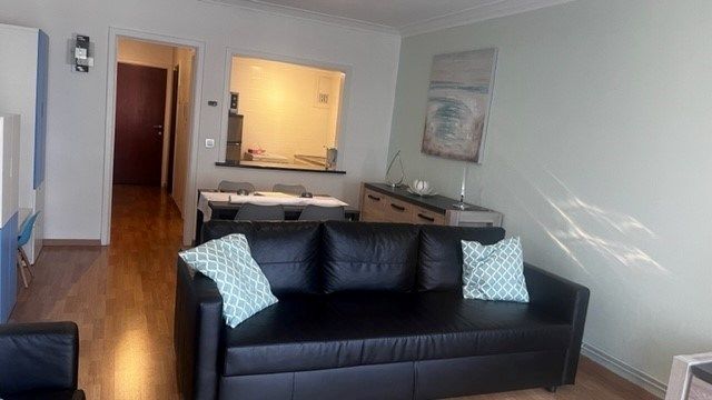 Zonnige studio met prachtig lateraal zeezicht op sublieme ligging foto 3