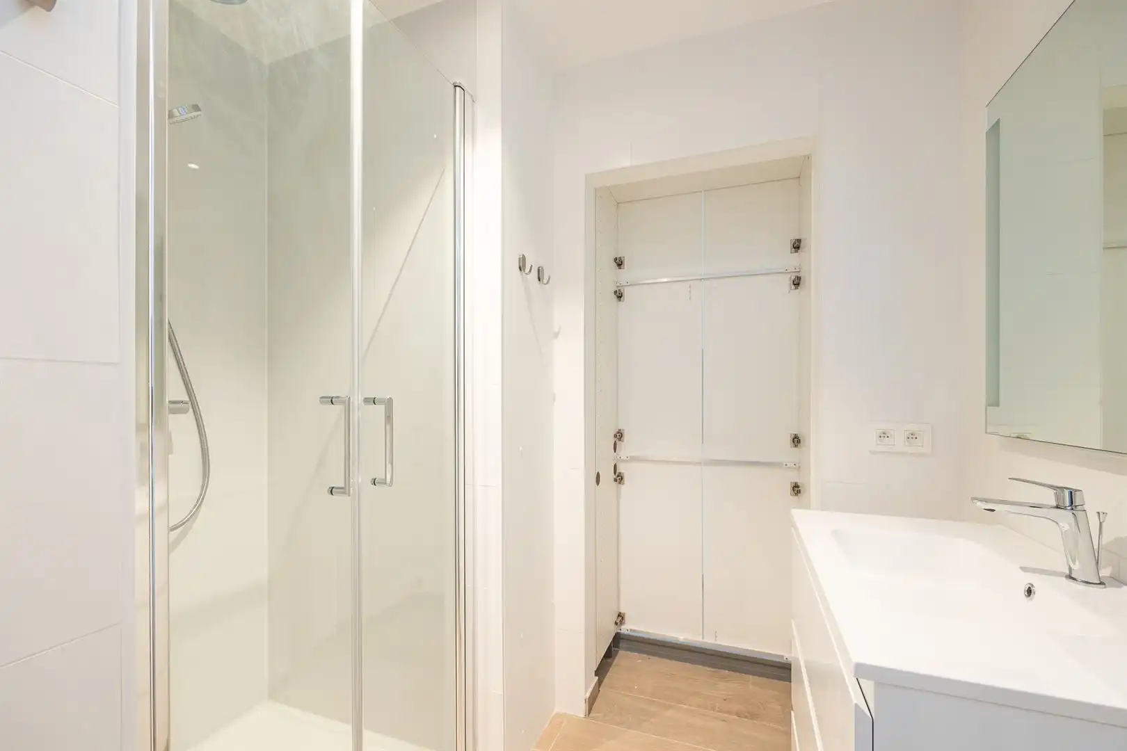 Gerenoveerd appartement aan Zuidpark foto 12