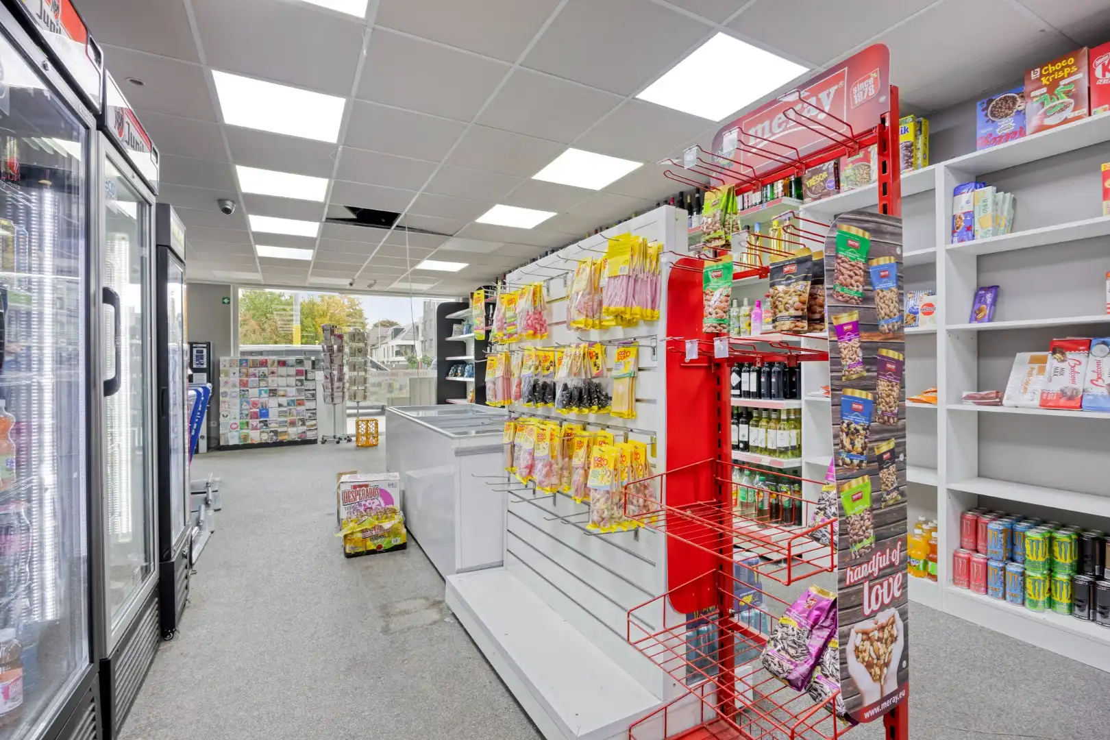 Uitstekend gelegen handelspand met meerdere mogelijkheden foto 3