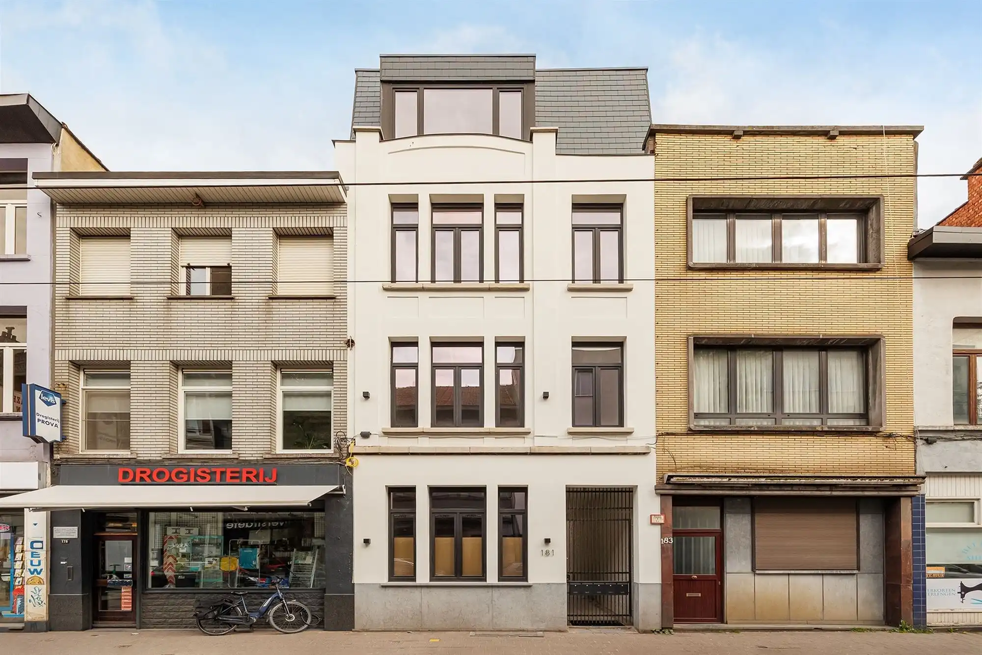 Centraal gelegen casco ruimte met privatieve tuin.  foto 12