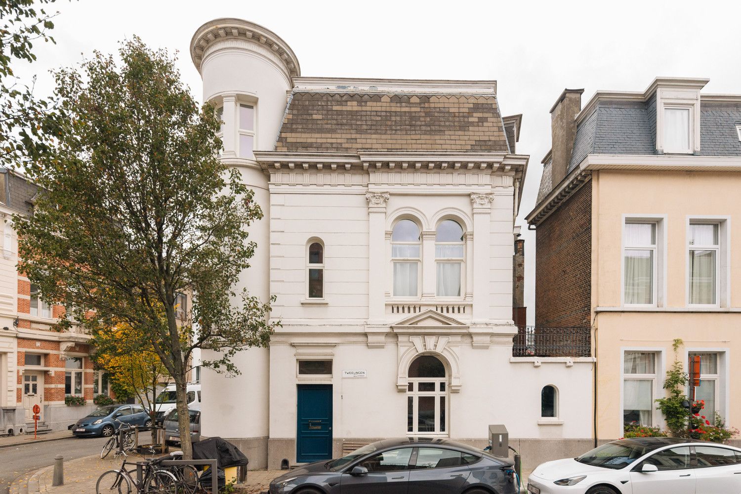Wonen in een beschermd monument van Jos Bascourt uit 1894 is wonen in een uniek stuk Zurenborg, zonder renovatieplicht foto 3