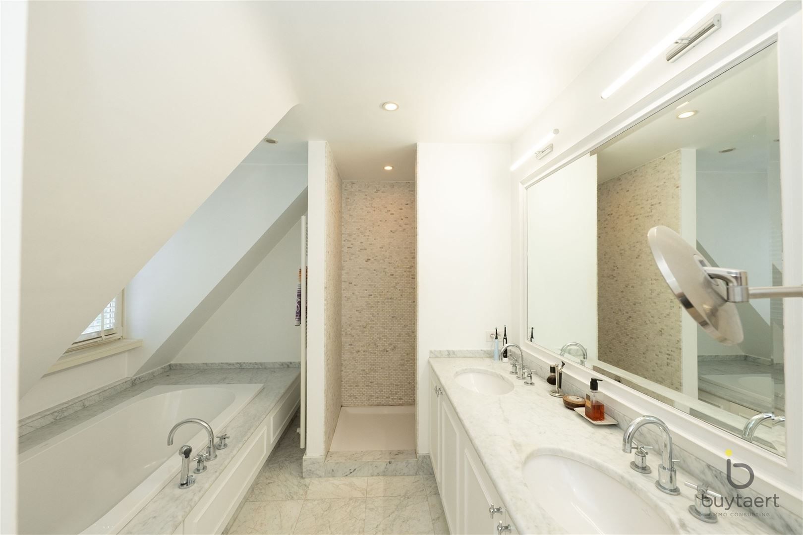 EXCLUSIEF: stijlvolle villa met een tijdloze inrichting op een toplocatie te Schilde! foto 51