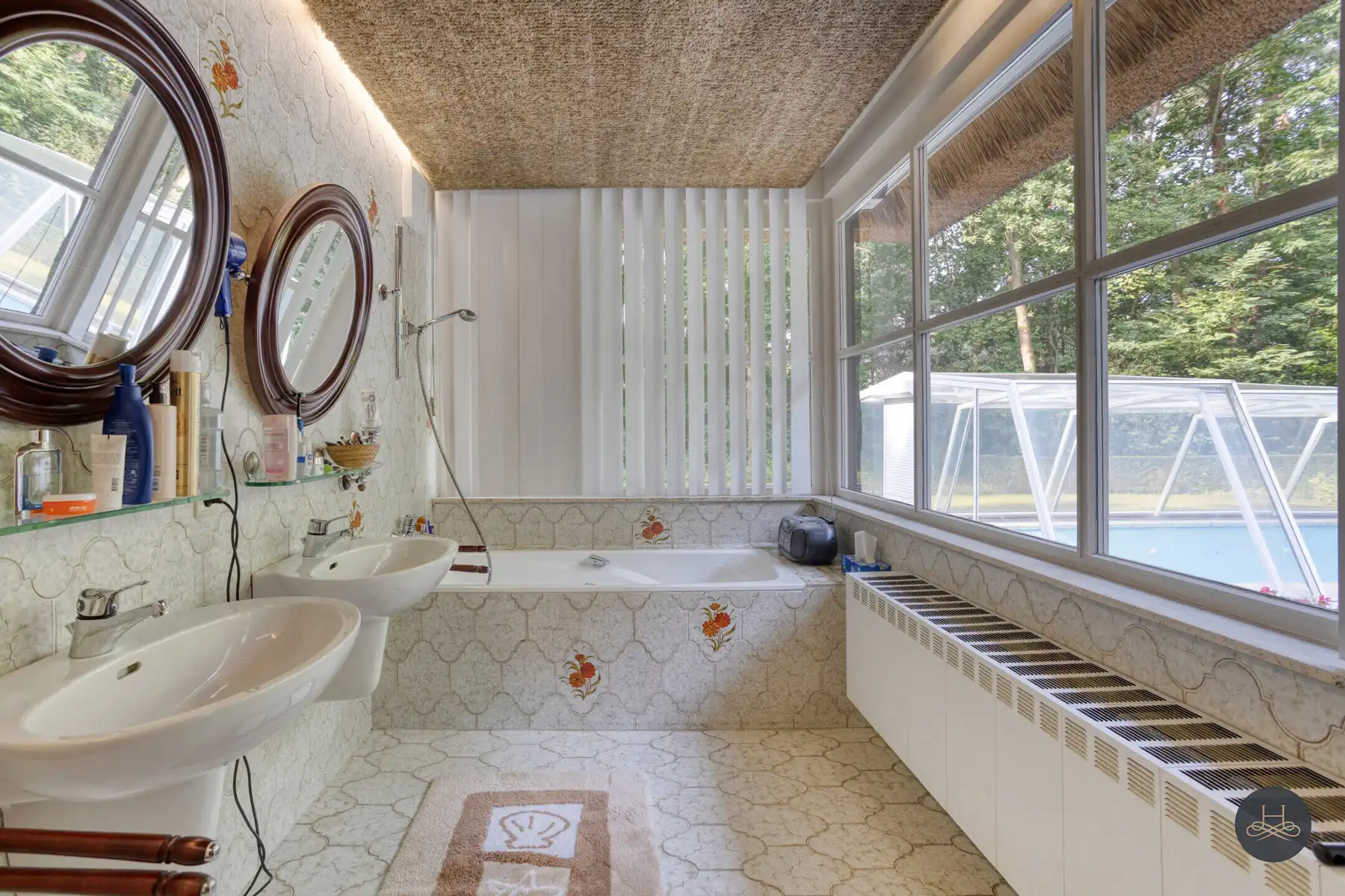 Karaktervolle villa op een zeer ruim en groen perceel foto 14