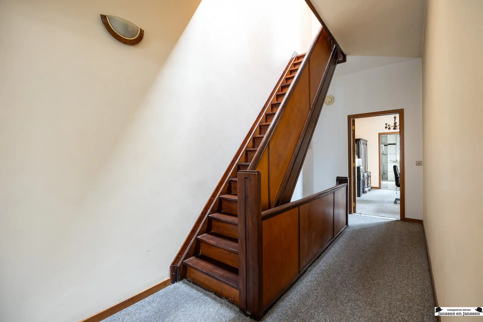 Te renoveren woning met 6à8 slaapkamers, garage en tuin! foto 14