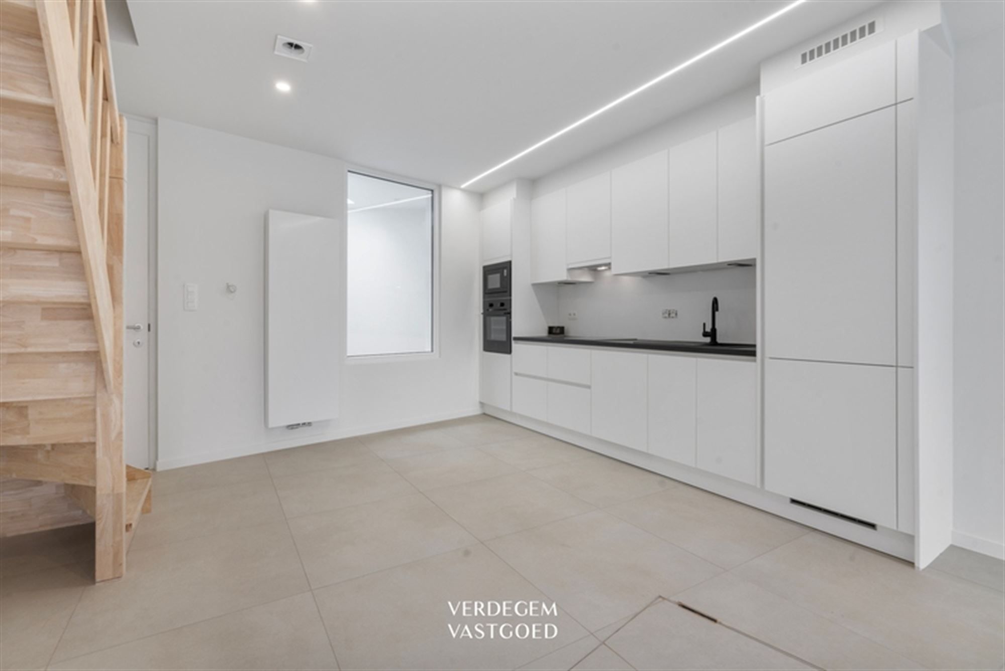 Volledig gerenoveerde woning met 3 slaapkamers, EPC A en buitenplek foto 7