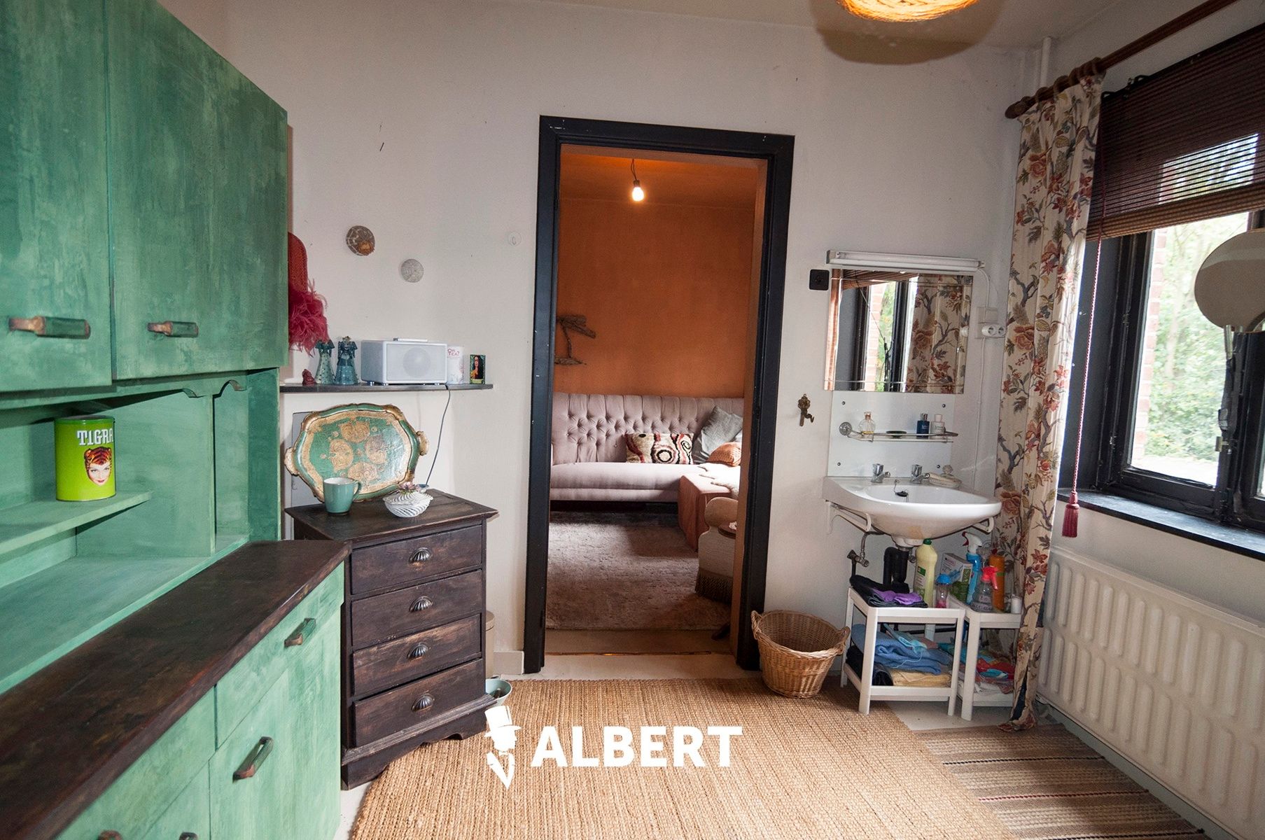 Gunstig gelegen, ruime, tijdloze woning op prachtig perceel! foto 18
