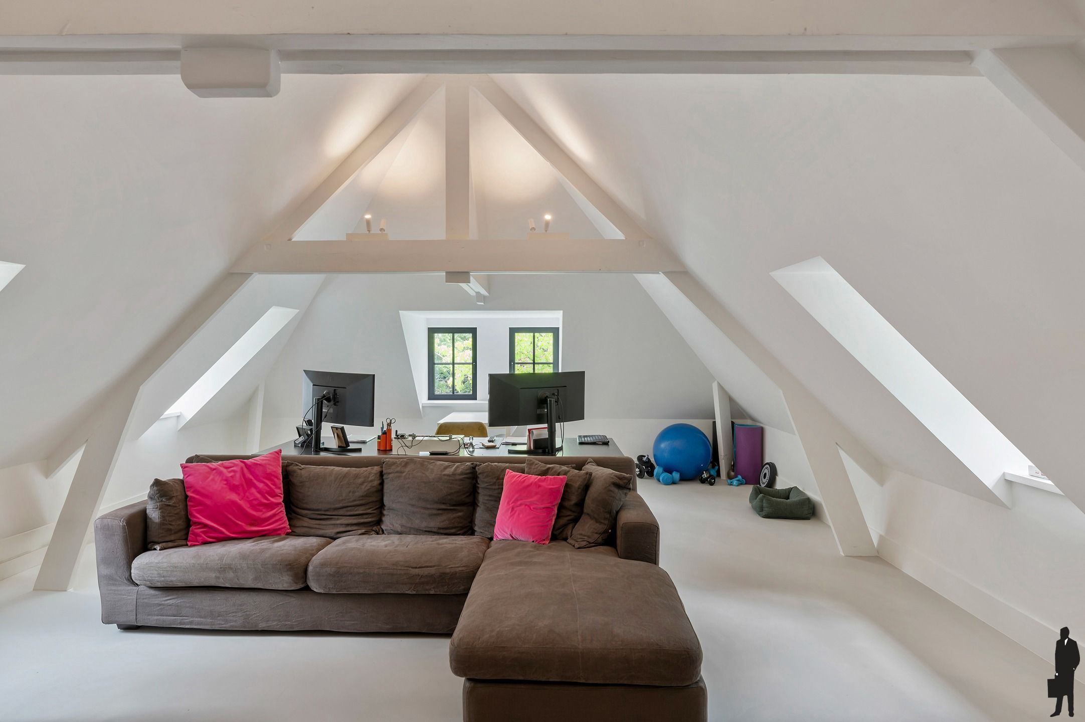 Exclusieve villa met zwembad en bijgebouw op 6.457 m² foto 21