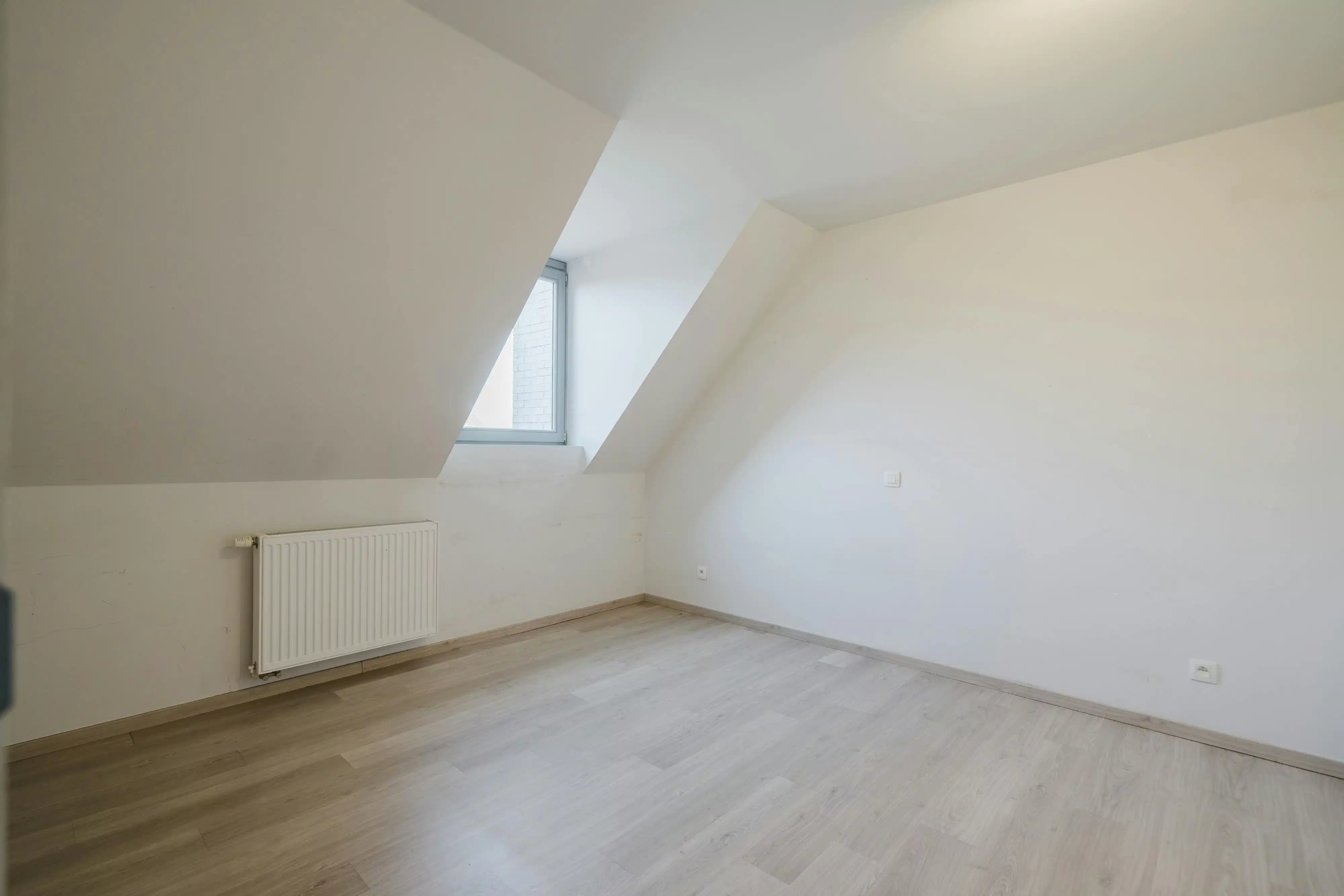 Lichtrijk 2-slaapkamerappartement te koop Harelbeke foto 10