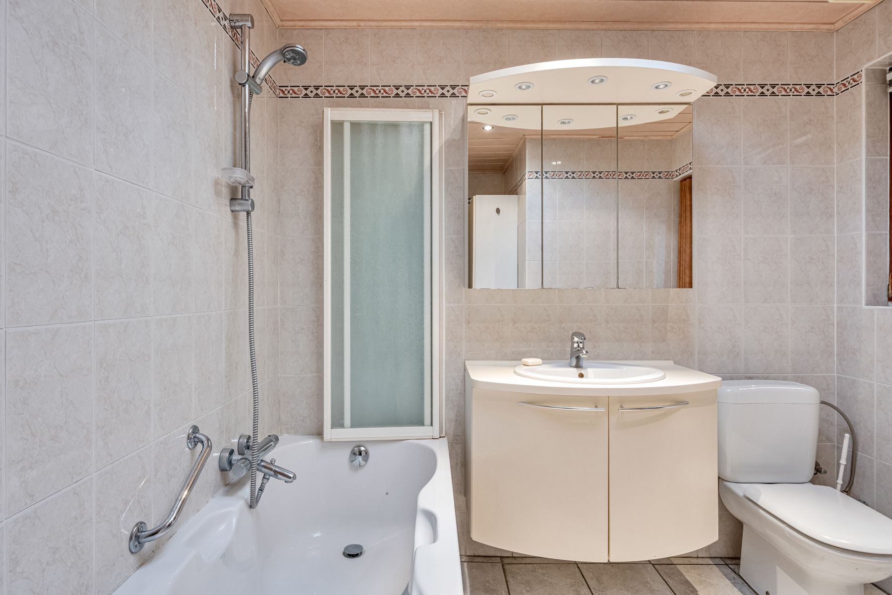 Te renoveren woning met stadstuin & 3slpks foto 10