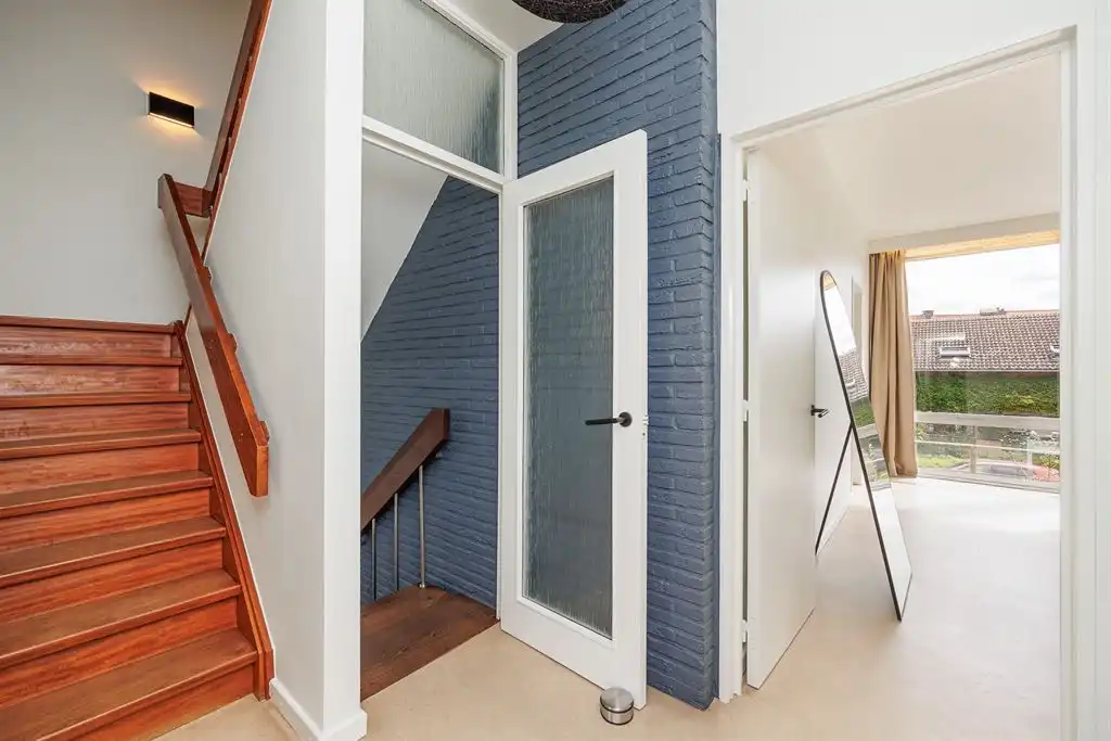 Unieke jaren 80-woning met ruime tuin foto 14