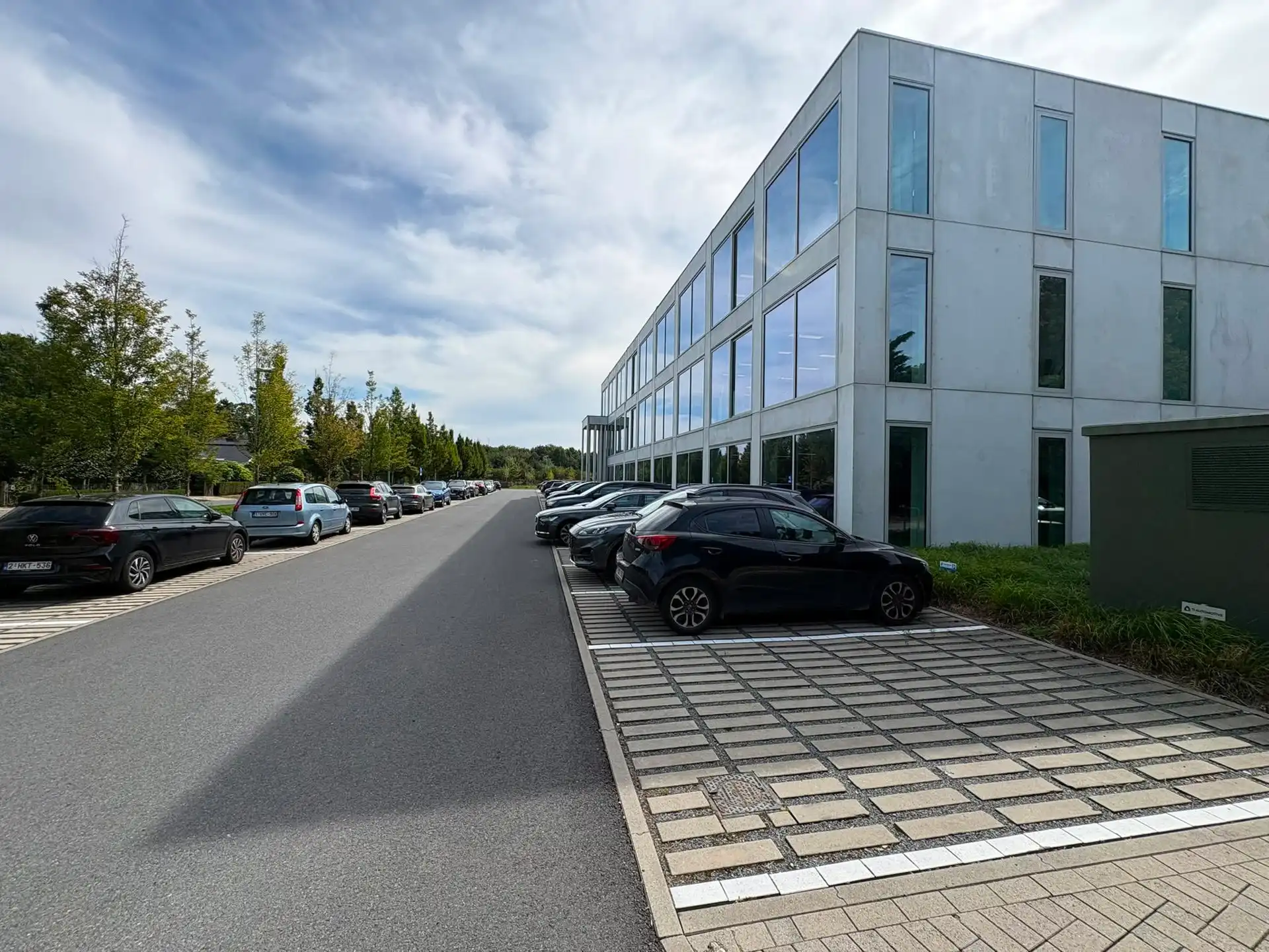 Moderne kantoorruimte 445 m² op toplocatie E17 in Lokeren foto 4