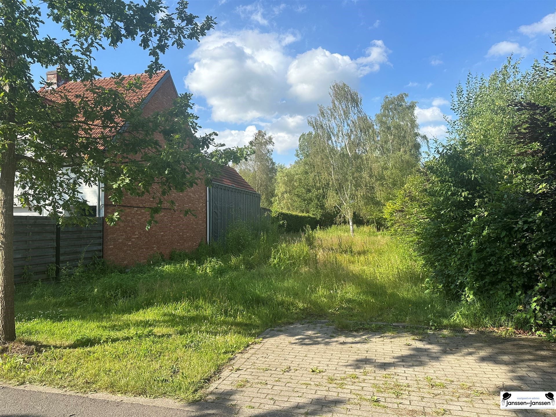 Bouwgrond gelegen nabij het centrum van Gooreind foto 5