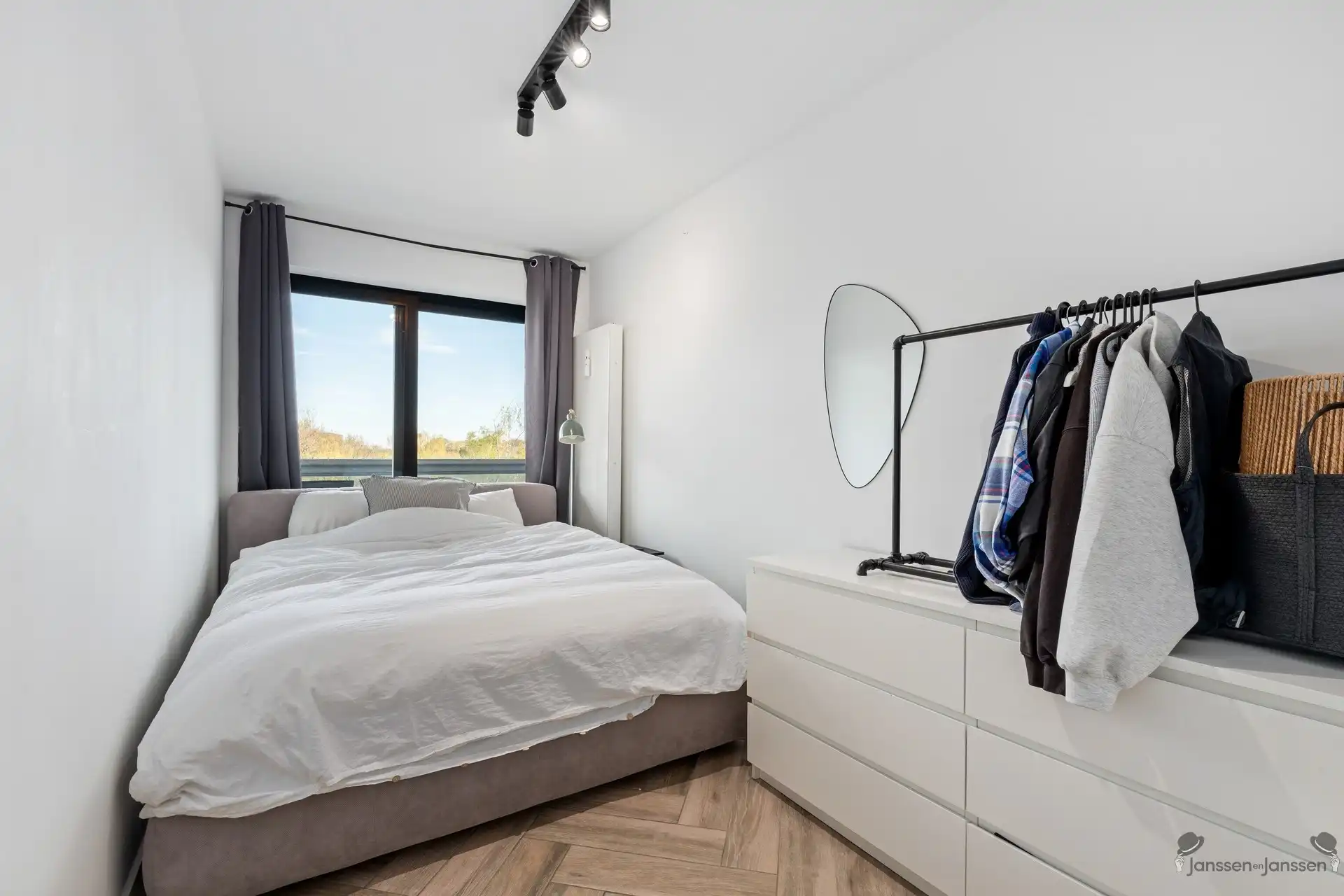 Gerenoveerd appartement  foto 9