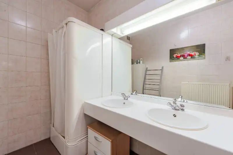 Zeer ruim appartement met 3 slaapkamers! foto 11