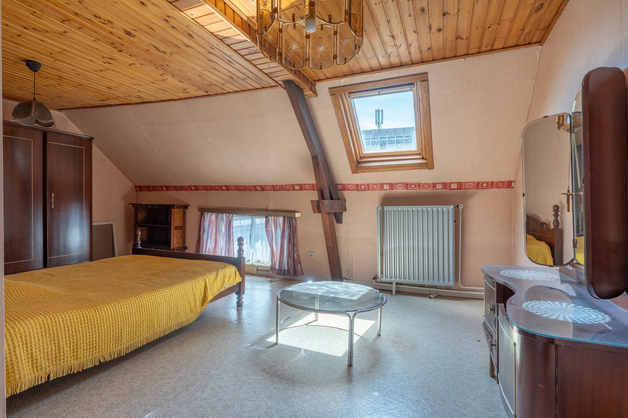 Te renoveren woning met toffe tuin en garage in het centrum foto 27