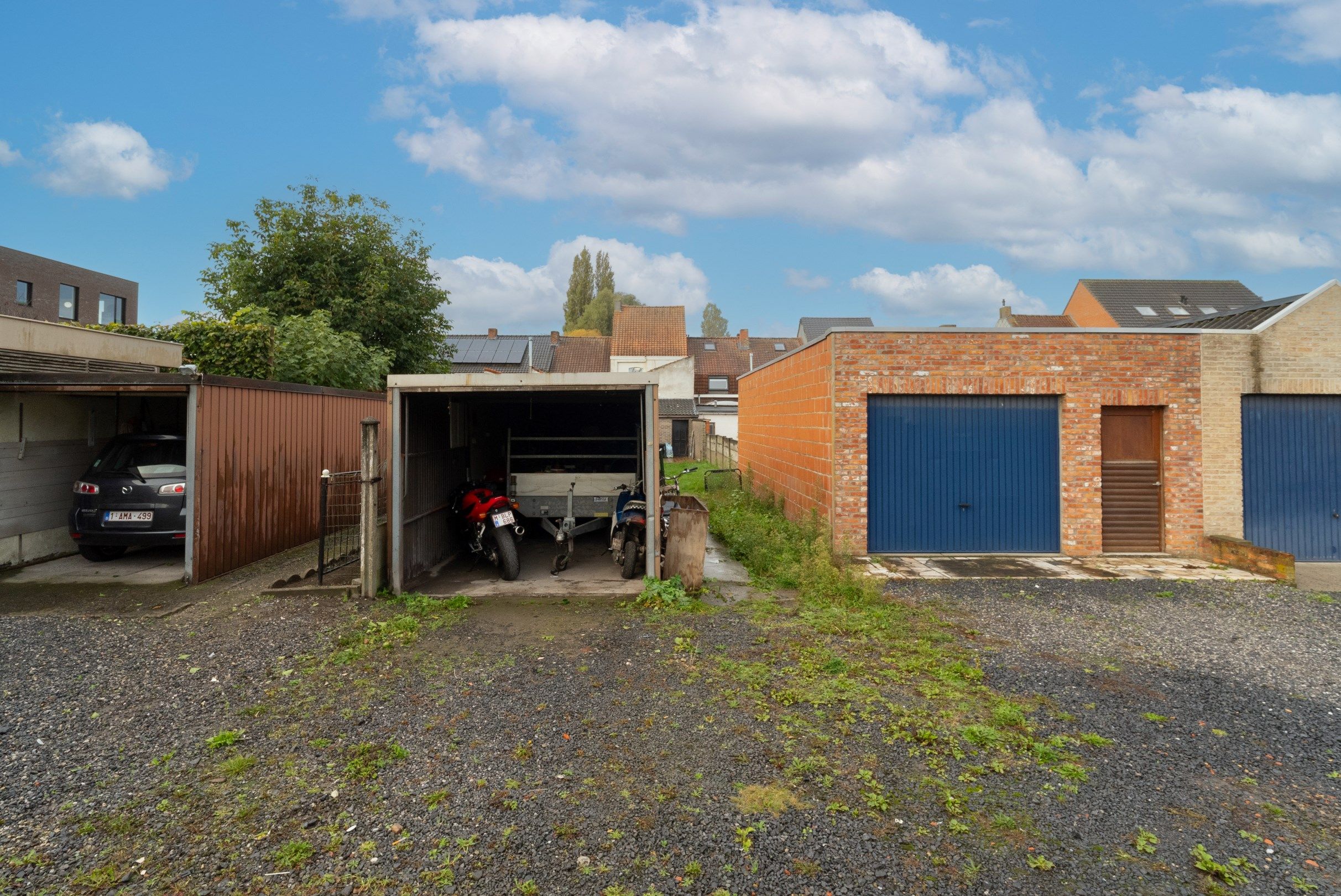 Gezinswoning met garagebox en uitweg foto 13