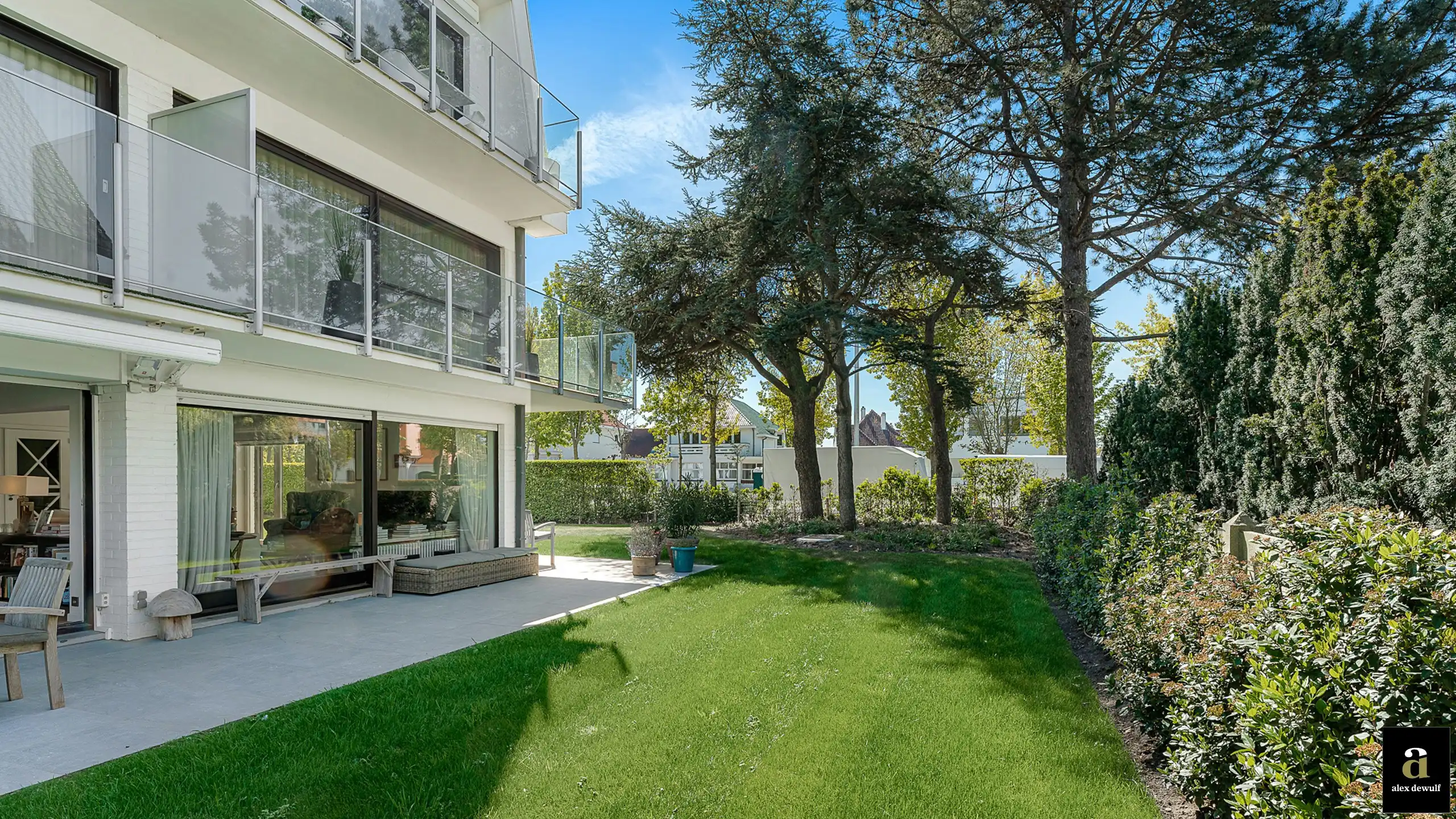 Ruim gelijksvloers tuinappartement met 3 slaapkamers, garage en kelder [Elizabetlaan / Neptunuspad]. foto 14