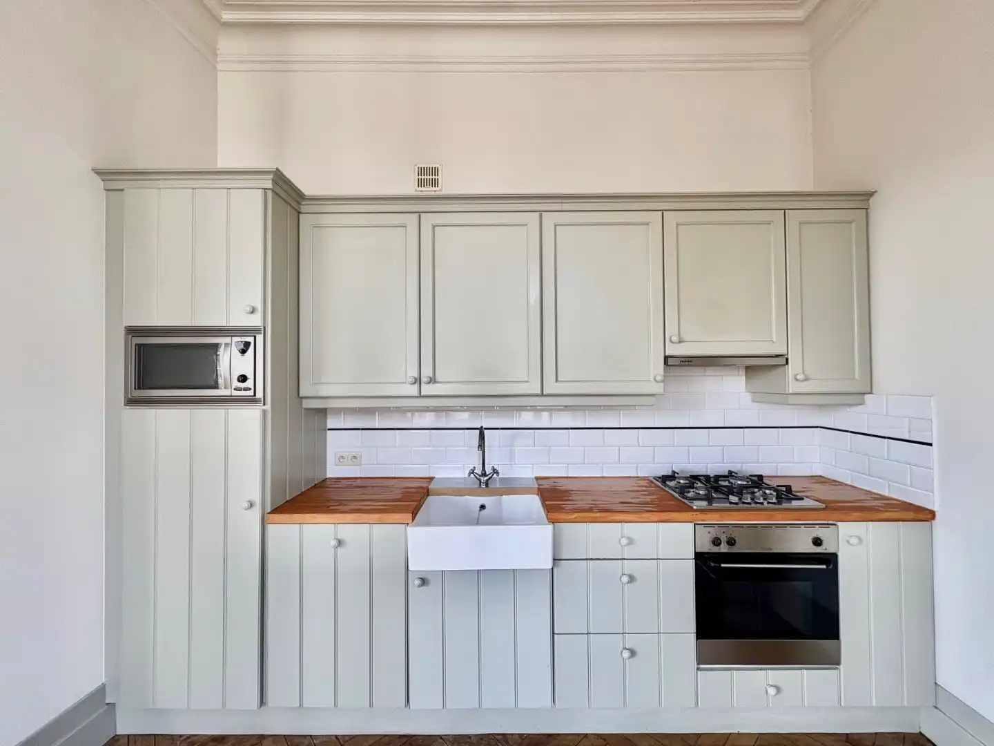 Elegante en instapklare 2-slaapkamerappartement in het groeiende Zurenborg foto 2