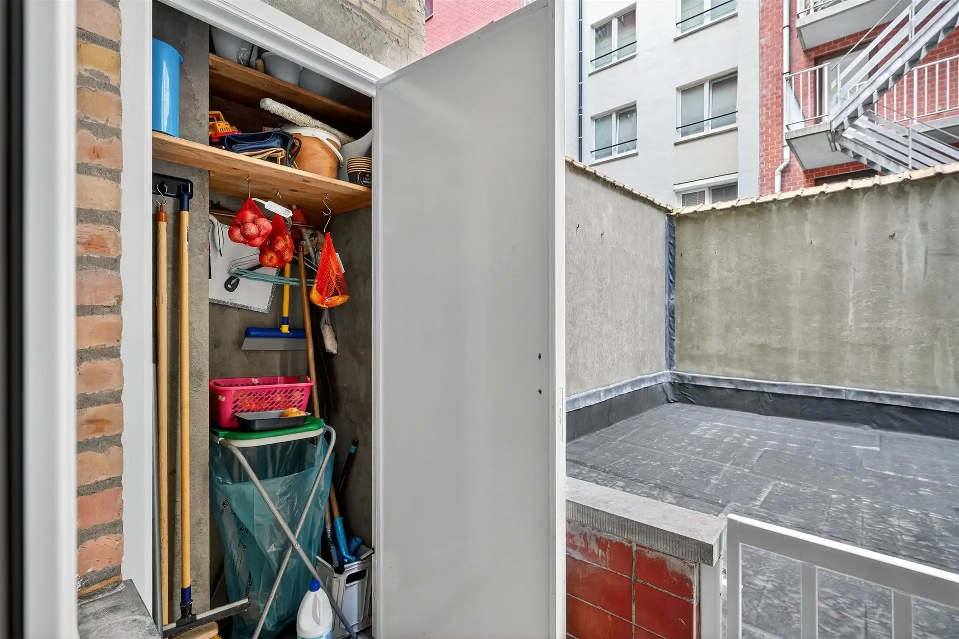 GERENOVEERD / RUGZIJDE ZEEDIJK foto 20