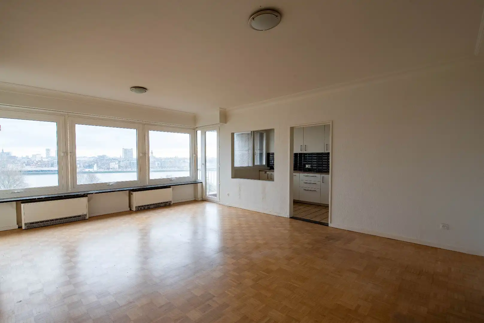 Lichtrijk 2-slaapkamerappartement met uitzicht op Antwerpen foto 2