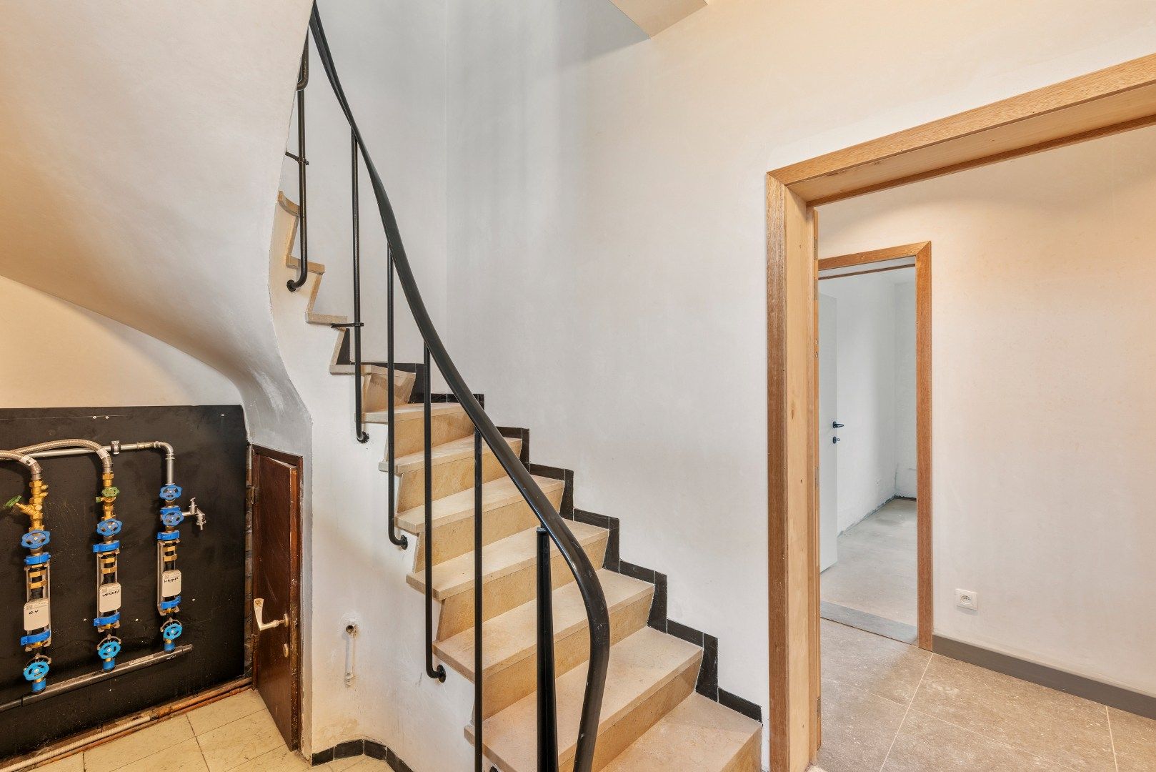 af te werken kangoeroewoning met binnentuin binnen de Brugse Reien foto 19