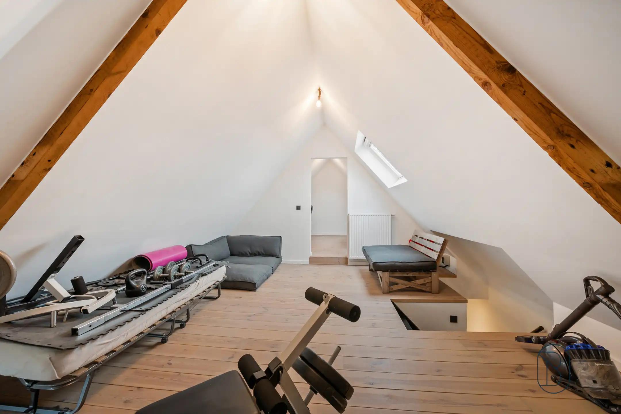 Instapklare woning met 3SLK, zonnige buitenruimtes en garage foto 13