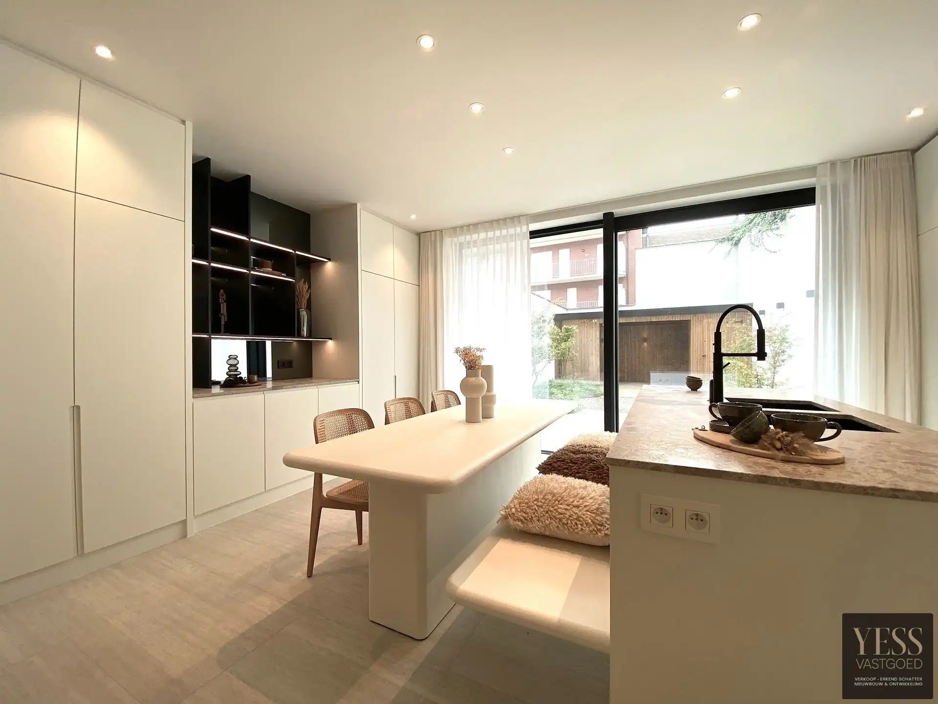 Exclusief gerenoveerd gelijkvloers appartement in Knokke! foto 5