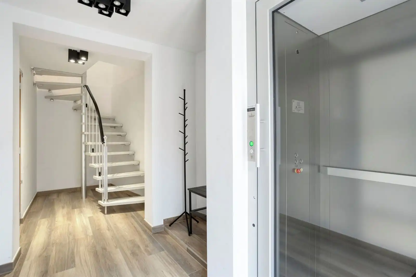 Woning met 2 slaapkamers te koop  foto 4