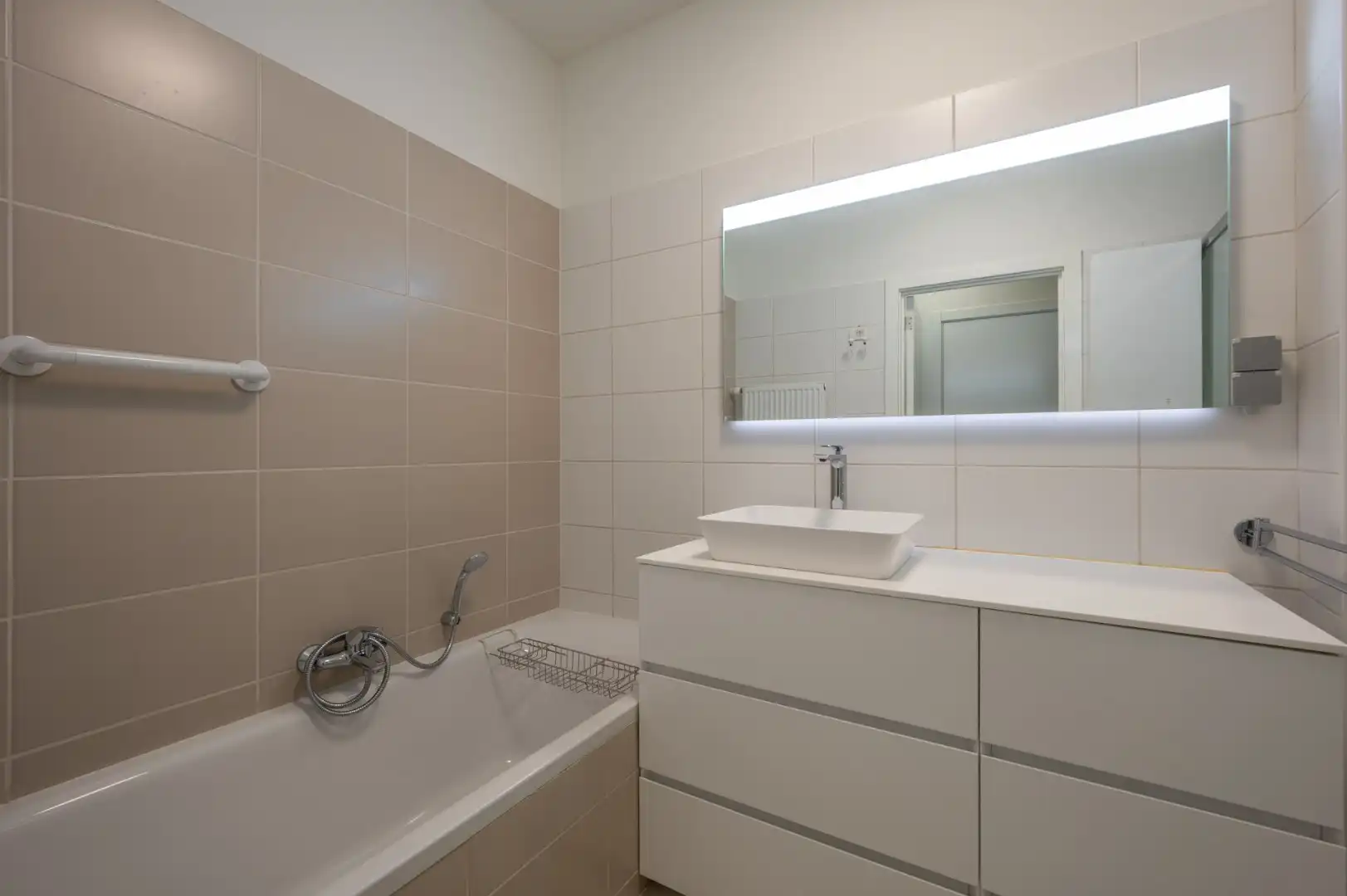 Stijlvol appartement met 2 slaapkamers en autostandplaats  foto 18