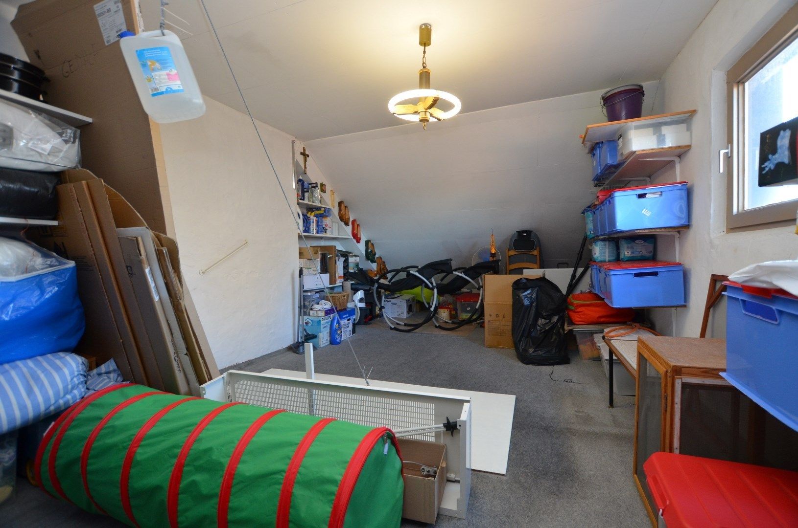 Ruim woonhuis met garage en zonnige tuin foto 16