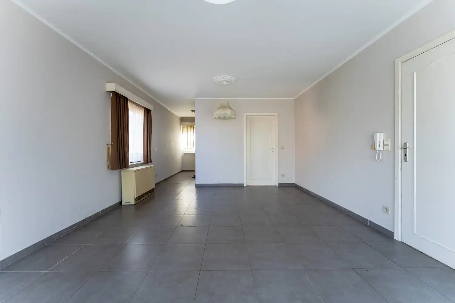 1 SLK APPARTEMENT OP EEN TOPLACTIE IN HET CENTRUM VAN NEERPELT IN EEN KLEINE BLOK MET LIFT EN EEN AFSLUITBARE GARAGE! foto 5