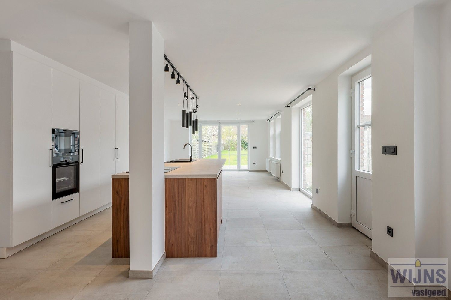 Prachtig gerenoveerde woning met 3 slpkm foto 8