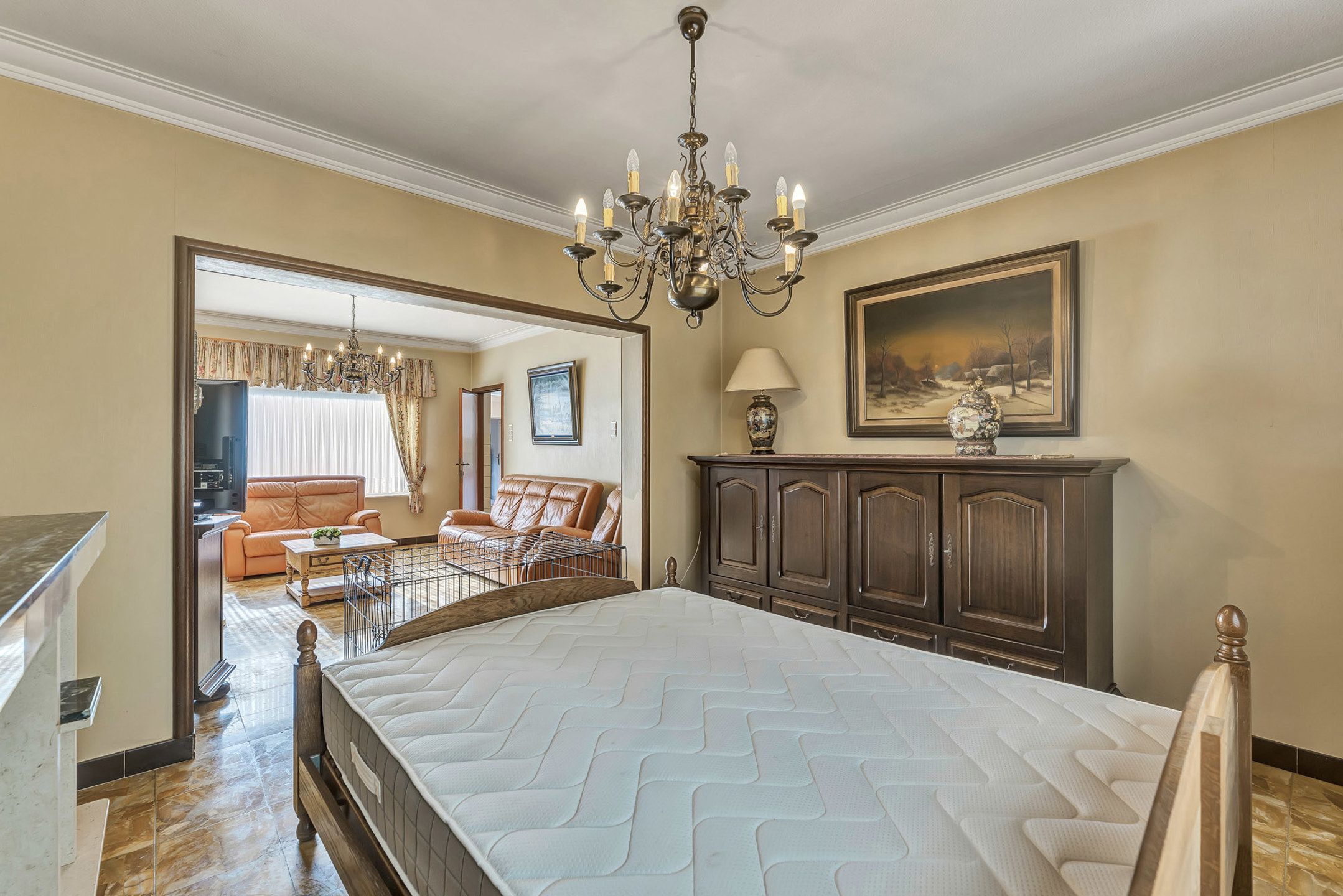 Te renoveren woning met 3 slpks en garage nabij centrum foto 3