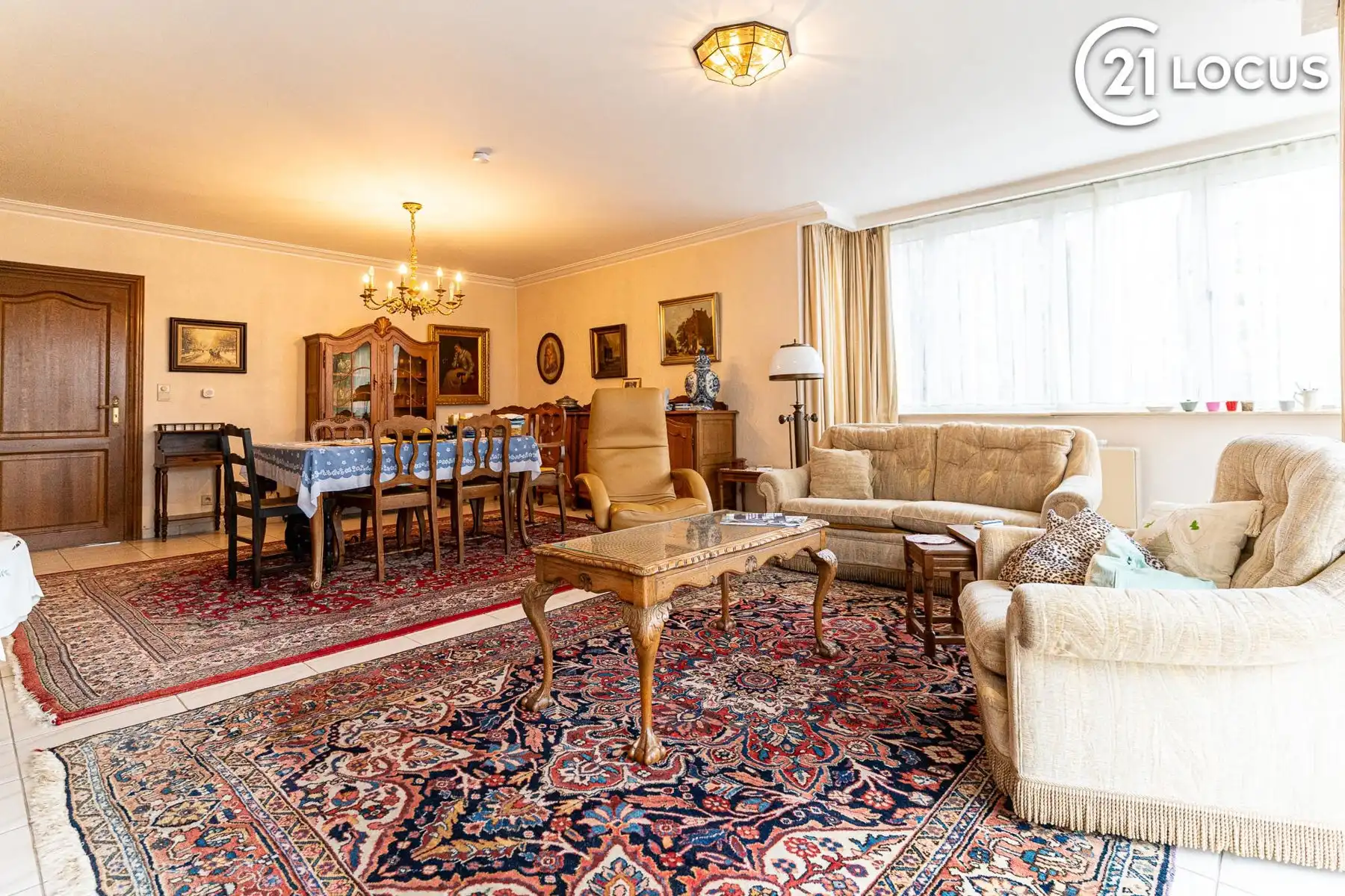 Stijlvol 2-slaapkamer appartement met balkons en airco in Beveren foto 2