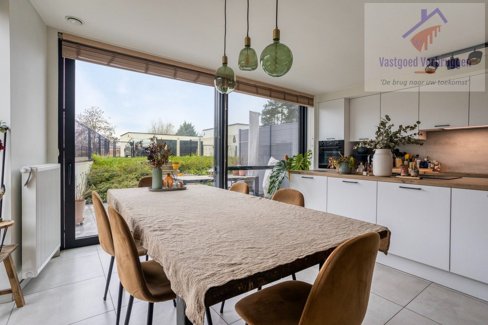 Recent gelijkvloers appartement met terras en tuin foto 5